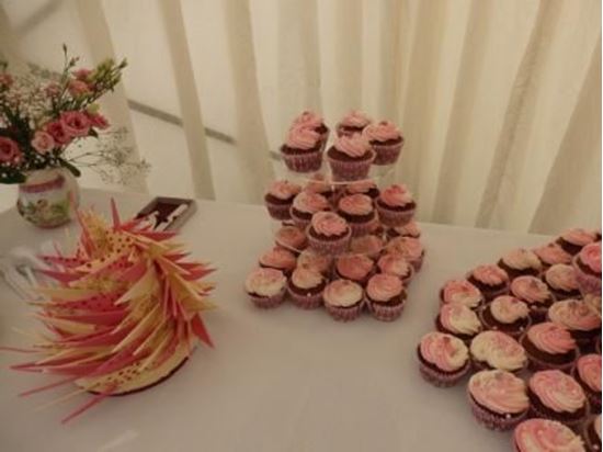 Picture of Pretty Pink Shard Wedding Cake